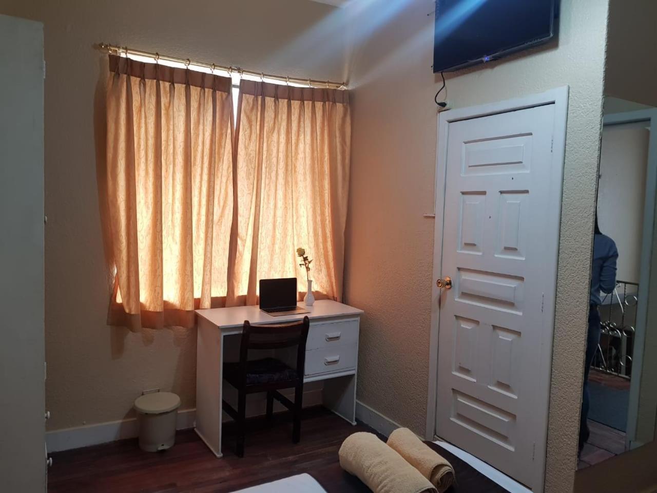 Hostal Loro Verde 基多 外观 照片